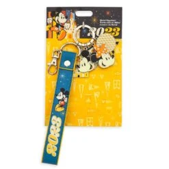 Disney Keychain - Mickey And Minnie Walt Disney World 2023 Logo -Disney 98216s3